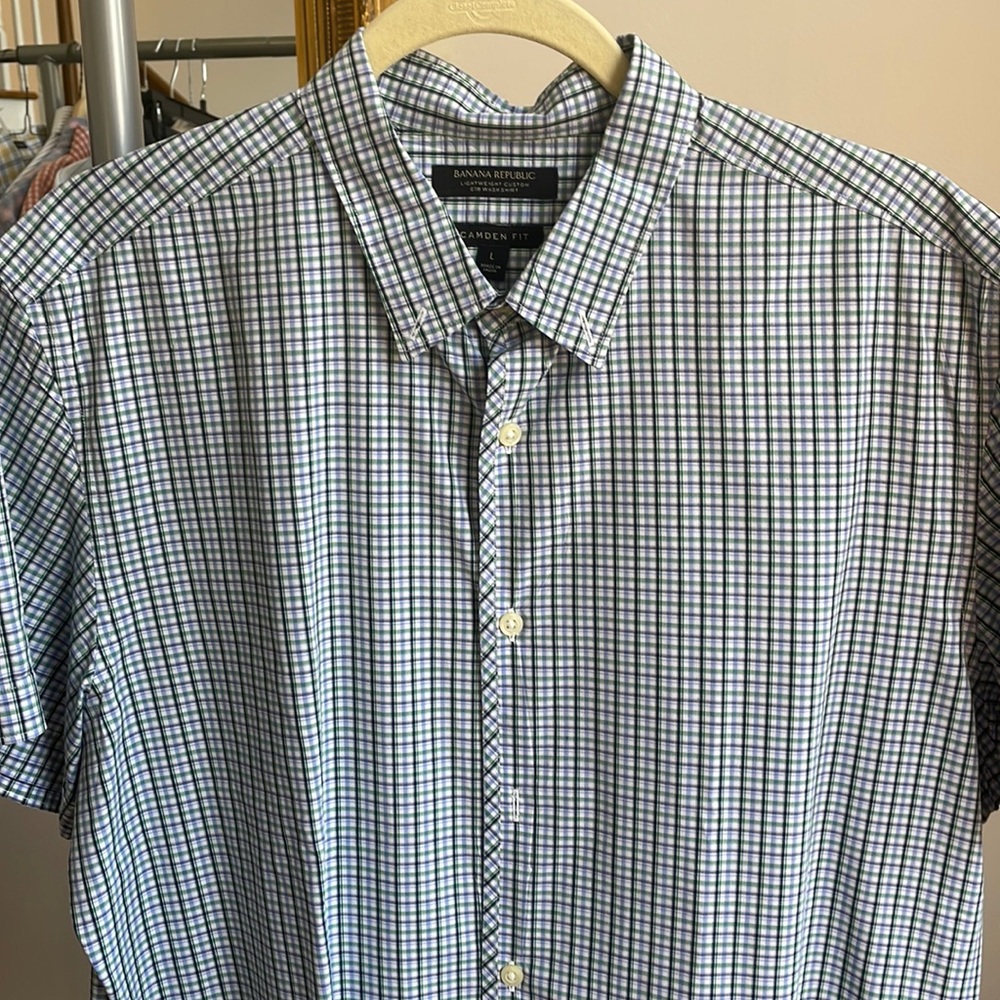 Casual button down shirt sleeve shirt
